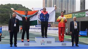 ▲洪吉嫻（中）在女子鏈球摘下金牌。（圖／中華田協提供）