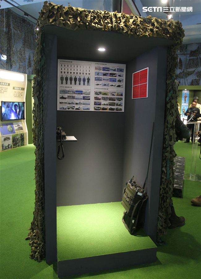陸軍司令部舉辦「臨陣當先、步兵特展」活動，司令王信龍上將親臨主持。（記者邱榮吉/攝影）