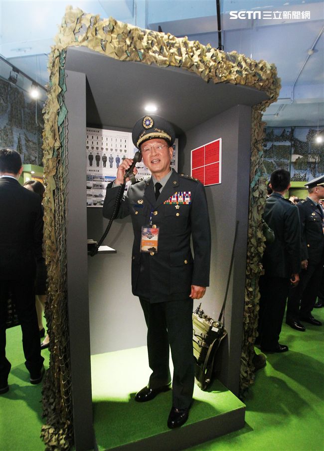 陸軍司令部舉辦「臨陣當先、步兵特展」活動，司令王信龍上將親臨主持。（記者邱榮吉/攝影）