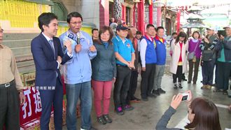 謝龍介找柚農阿芬背書　被揭是中盤商