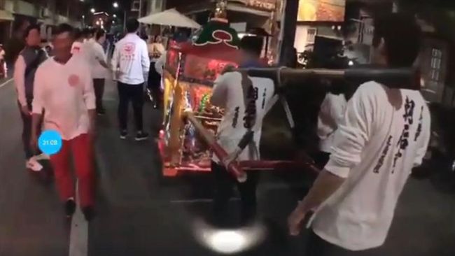 媽祖娘練轎突轉向　只為鼓勵肖年頭家
