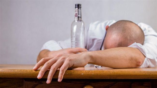 喝酒不臉紅！研究：染上酒癮風險更高