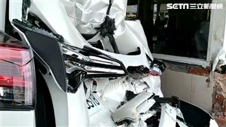 元旦才牽新車！休旅車衰被撞進烤鴨店