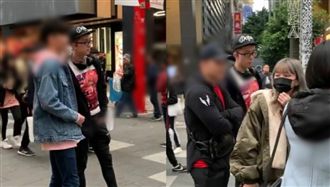 西門捕獲野生孫安佐 人氣勝當紅網紅