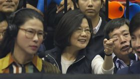 總統蔡英文現身HBL女籃冠軍賽(記者林士傑拍攝)