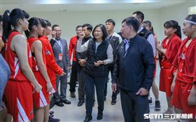 ▲蔡英文總統與HBL女子組南山高中見面。（圖／記者林士傑攝影）