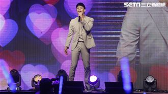 本部長成勛不照腳本走　暖唱告白氣球