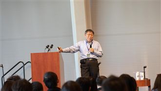 醫生對決？柯P對賴神參選反應驚很大