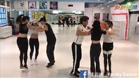 潘若迪教號召大家一起跳「三角舞」。（圖／潘若迪_Funky Dance臉書授權）