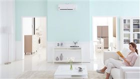 LG 電子於 InnoFest Asia 2019 發表全新 LG DUALCOOL 雙迴轉變頻空調，可全面淨化空氣。此款革命性生活家電可如同一台獨立空氣清淨機般有效地淨化空氣，同時維持居家涼爽舒適，使其從眾多競品中脫穎而出。