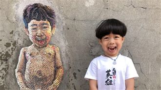 尿尿小童影片曝光　真人版萌翻網友