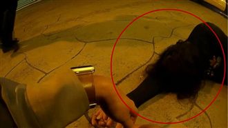 男「褲子呢」？女警羞「起來了啦！」