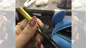 女友要他買這支 他崩潰：太為難我(圖/翻攝自爆怨公社)