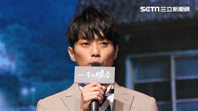 眼神死！偶像男星搭機「這裡」被看光