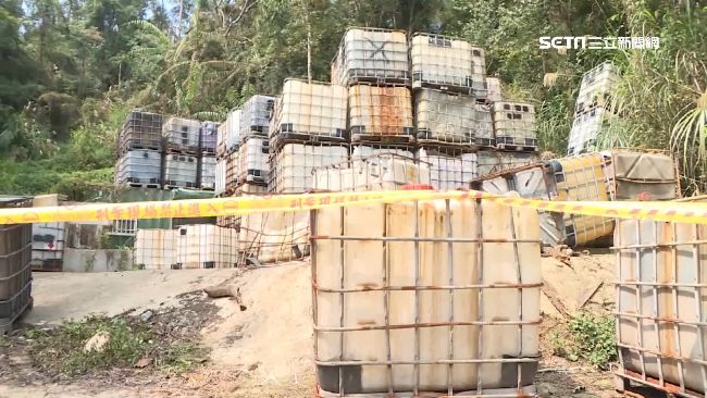 檢舉違法丟棄「有害事業廢棄物」如腐蝕性、有毒的化學物等，北市現行獎金最低3萬。（示意圖／資料照）