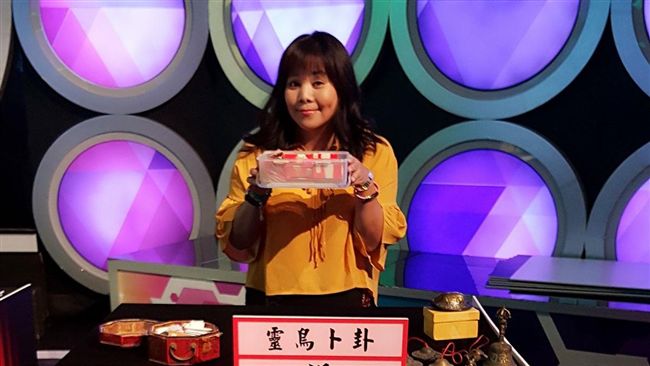 資深命理師王馨怡。(圖/翻攝自臉書)