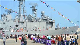 海軍敦睦支隊抵澎　參觀人潮大排長龍　中央社