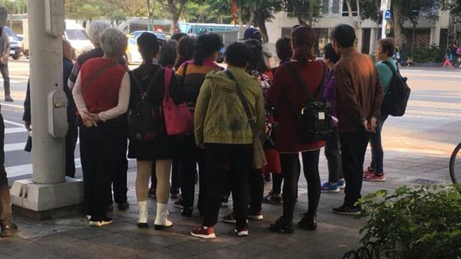 市議會裡有什麼？台灣導遊介紹網笑瘋