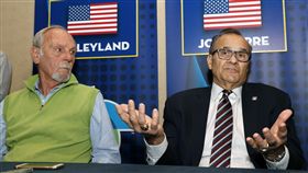 ▲三振次數超越安打數，讓托瑞（右）感到憂心。（圖／美聯社／達志影像）