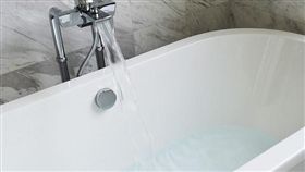 浴缸、泡澡／pixabay