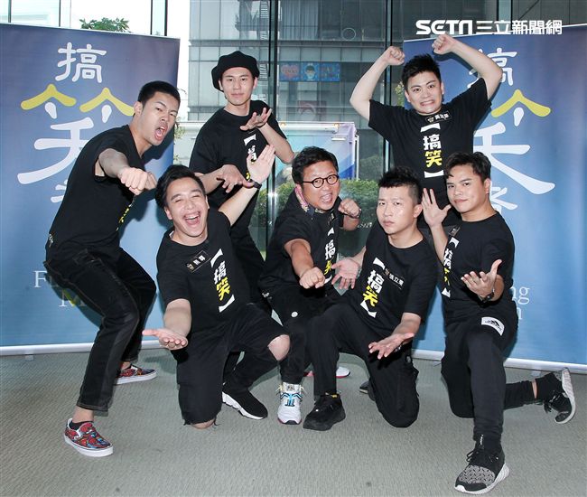 搞笑者們喜劇「老大的金蛋」演員納豆、風田、張立東、無尊、陳大天出席記者會。（記者邱榮吉/攝影）