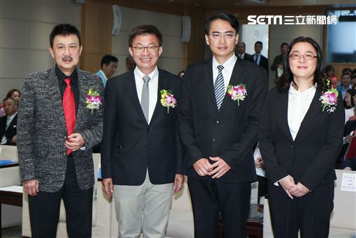 立委補選宣誓就職典禮，立法委員余天、郭國文、柯呈枋及陳玉珍合影