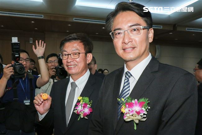 立委補選宣誓就職典禮，郭國文委員、柯呈枋委員。（記者林士傑/攝影）