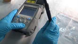 女子藏毒量太大…警出動百萬掃毒神器