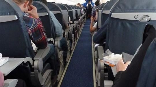 離譜空姐酒醉斷片　酒測超標慘遭免職
