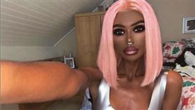 曬黑成癮！22歲白人女靠打針、周曬3次燈　變超黑美人（圖／翻攝自IG）