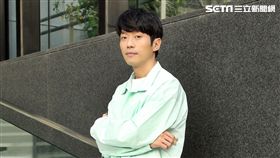 張棟樑專訪。（記者邱榮吉/攝影）