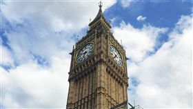 大笨鐘搭起鷹架整修  遊客要失望了(圖/中央社)