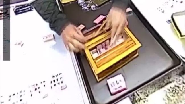阿伯拿糕又A錢！遭逮辯：剛好肚子餓
