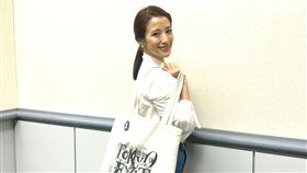 李蒨蓉如今不追求名牌，出門只背環保袋。（圖／記者蔡世偉攝影）