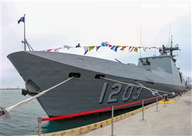 康定級艦(西寧軍艦)。（記者林士傑/攝影）