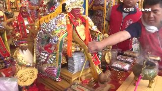 神尊腳下塞百萬現金！託夢指示可救命