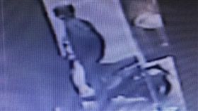 宜蘭歹徒飛車搶皮包（圖／翻攝畫面）