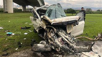 休旅車衝破護欄墜落！駕駛送醫不治