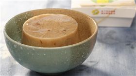 把冰過的麵線拿去微波 結果變超燙布丁(圖/翻攝自爆怨公社)