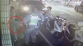 彰化警酒測遭男潑排泄物／翻攝畫面
