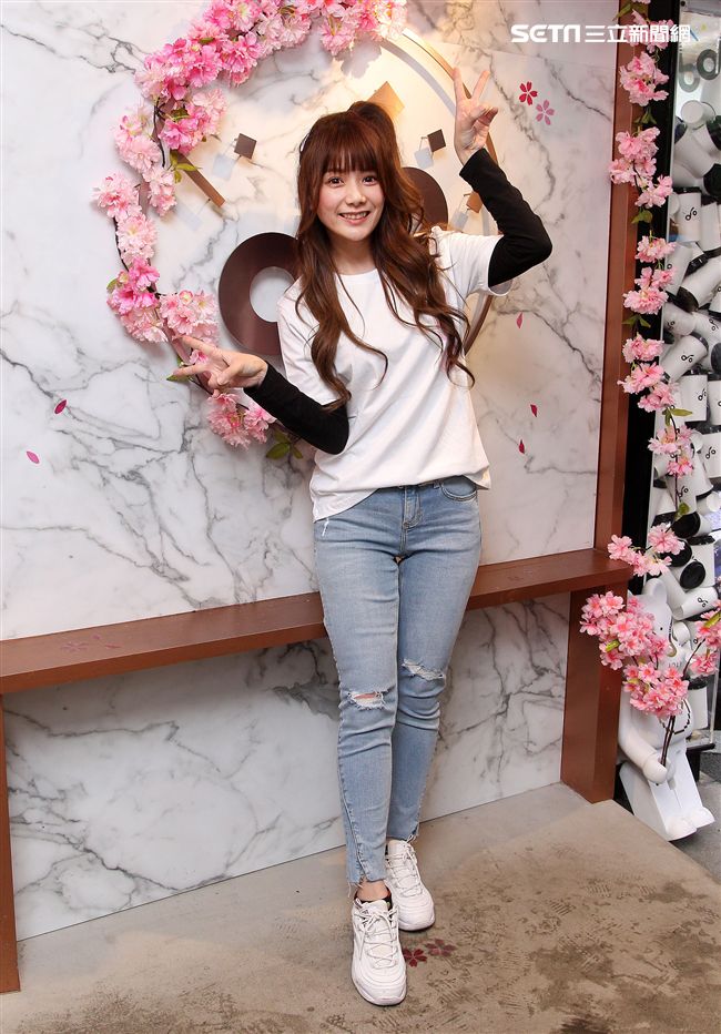 解婕翎JOLY揪拎特調飲品專賣店引爆永康街。（記者邱榮吉/攝影）