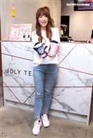 解婕翎JOLY揪拎特調飲品專賣店引爆永康街。（記者邱榮吉/攝影）