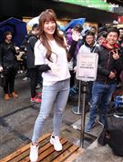 解婕翎JOLY揪拎特調飲品專賣店引爆永康街。（記者邱榮吉/攝影）