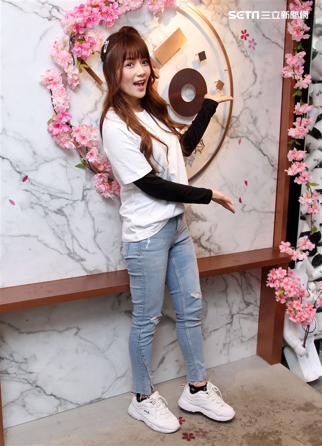 解婕翎JOLY揪拎特調飲品專賣店引爆永康街。（記者邱榮吉/攝影）