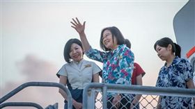 總統蔡英文正在南太平洋邦交國拚外交，並在24日下午抵達第二站諾魯。(圖/翻攝蔡英文臉書)