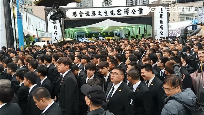 5千人為瘋濟公送行　警逮35少年