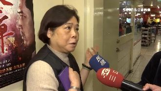 金獅樓蟑螂亂竄　廚房油垢黑到發亮