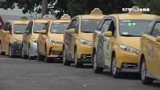 郵輪載人進來了　50輛小黃等嘸遊客