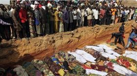 西非國家馬利莫普提地區（Mopti）富拉尼（Fulani）村落遭屠殺滅村（圖／翻攝自推特）