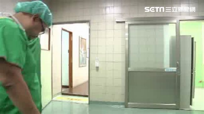 父窒息亡…醫穿工作服奔回：我救不了